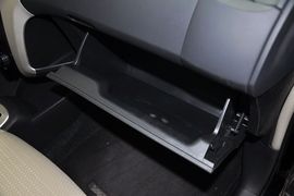 2011款丰田雅力士1.6E自动魅动版