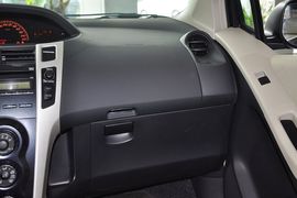 2011款丰田雅力士1.6E自动魅动版