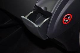 2011款丰田雅力士1.6E自动魅动版