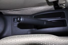 2011款丰田雅力士1.6E自动魅动版