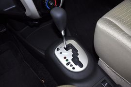 2011款丰田雅力士1.6E自动魅动版