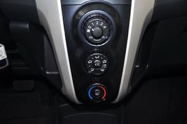 2011款丰田雅力士1.6E自动魅动版