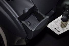 2011款丰田雅力士1.6E自动魅动版