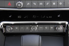 2017款雪铁龙C5实拍组图