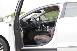 2017款雪铁龙C5实拍组图