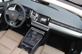 2017款雪铁龙C5实拍组图