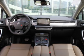 2017款雪铁龙C5实拍组图