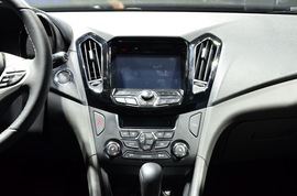 奇瑞艾瑞泽7e上海车展实拍