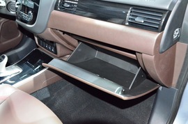 广汽三菱欧蓝德PHEV上海车展实拍