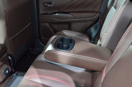 广汽三菱欧蓝德PHEV上海车展实拍