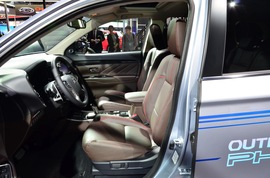 广汽三菱欧蓝德PHEV上海车展实拍