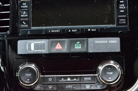 广汽三菱欧蓝德PHEV上海车展实拍