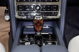 2012款宾利慕尚女王登基钻禧纪念版