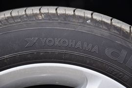 2012款丰田凯美瑞骏瑞2.5S