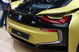 宝马i8质子磨砂黄限量版上海车展实拍