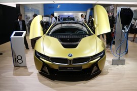 宝马i8质子磨砂黄限量版上海车展实拍