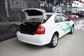 2012款力帆620EV纯电动汽车