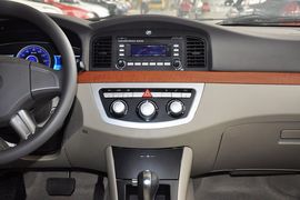 2012款力帆620EV纯电动汽车