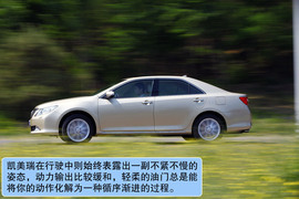 2012款丰田凯美瑞对比测试