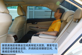 2012款丰田凯美瑞对比测试