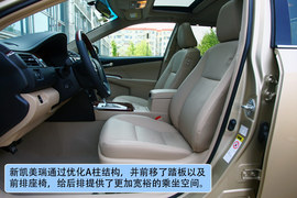 2012款丰田凯美瑞对比测试