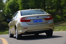 2012款丰田凯美瑞对比测试