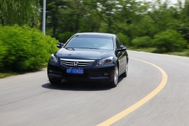 2012款本田雅阁对比测试