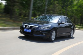 2012款本田雅阁对比测试