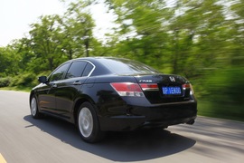 2012款本田雅阁对比测试