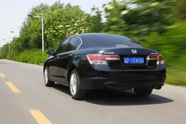 2012款本田雅阁对比测试