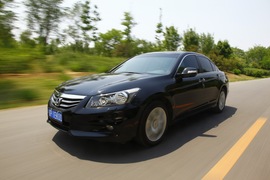 2012款本田雅阁对比测试