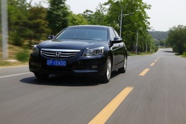 2012款本田雅阁对比测试