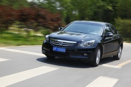 2012款本田雅阁对比测试