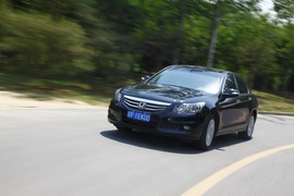 2012款本田雅阁对比测试