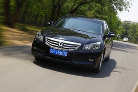 2012款本田雅阁对比测试