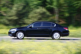 2012款本田雅阁对比测试