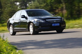 2012款本田雅阁对比测试