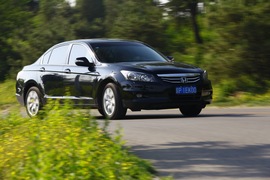 2012款本田雅阁对比测试