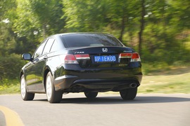 2012款本田雅阁对比测试