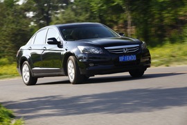 2012款本田雅阁对比测试