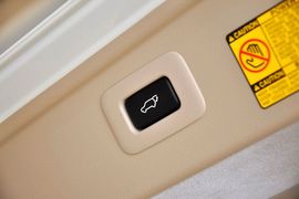 2012款丰田埃尔法3.5L豪华版