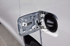 2012款丰田埃尔法3.5L豪华版