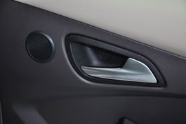 2012款福特福克斯三厢1.6L手自一体尊贵型