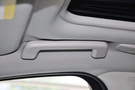 2012款福特福克斯三厢1.6L手自一体尊贵型