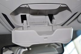2012款福特福克斯三厢1.6L手自一体尊贵型