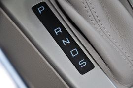 2012款福特福克斯三厢1.6L手自一体尊贵型