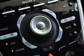2012款福特福克斯三厢1.6L手自一体尊贵型