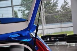 2012款东风雪铁龙新世嘉两厢1.6L自动乐享型