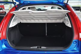 2012款东风雪铁龙新世嘉两厢1.6L自动乐享型
