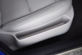 2012款东风雪铁龙新世嘉两厢1.6L自动乐享型